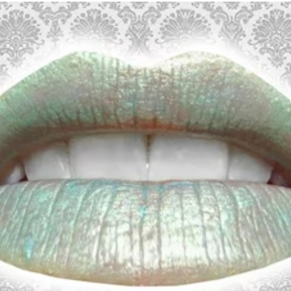 Sealed - Hard Candy Fierce Effects Lip Gloss - SO FRESH #1084 Metallic Green - Picture 3 of 7